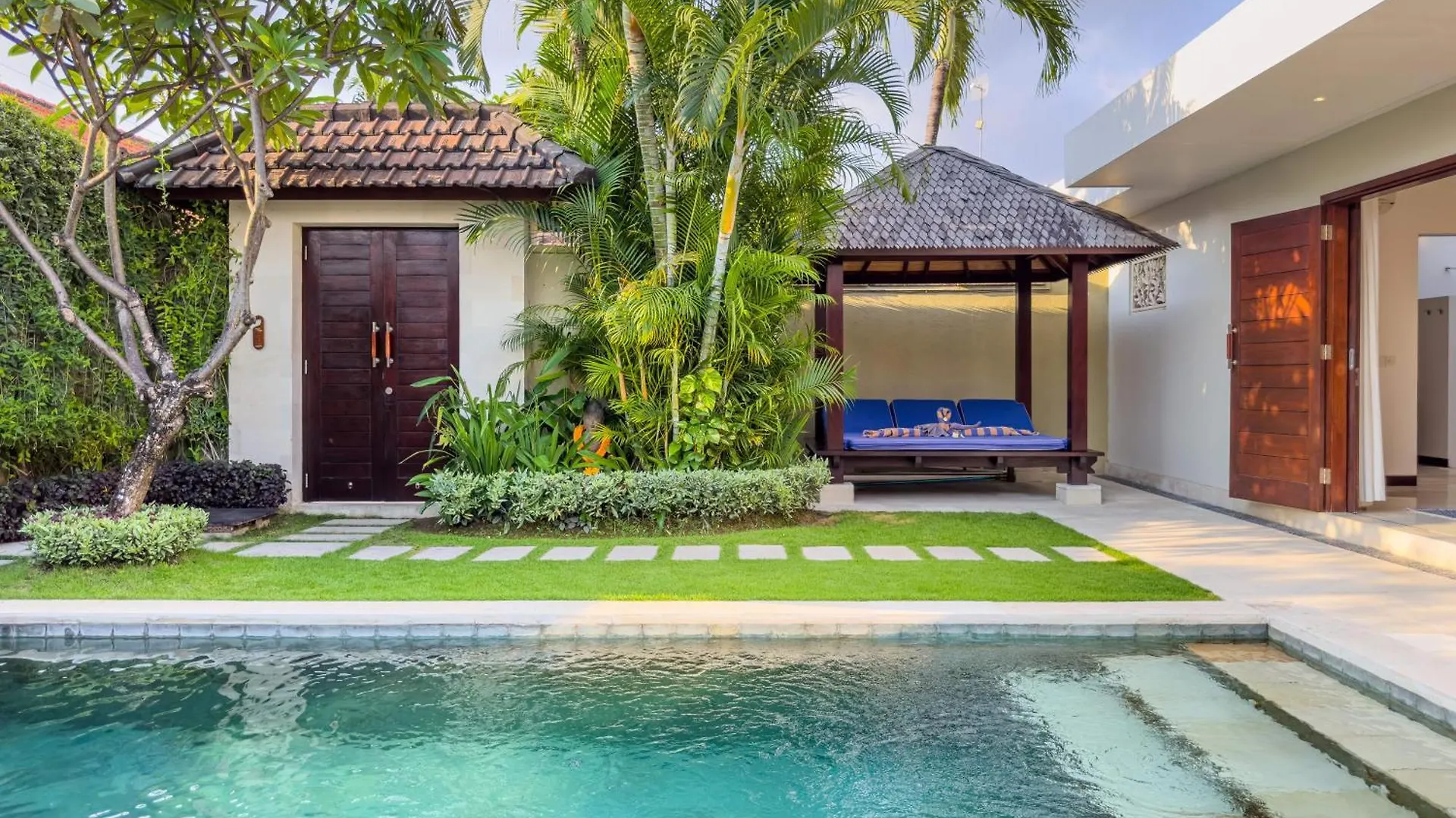 Villa Umah Kupu-Kupu 2 Managed By Villa Bugis Seminyak  0*, Seminyak (Bali)