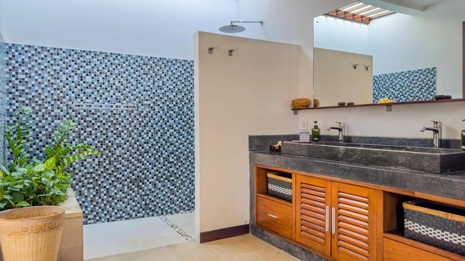 Villa Umah Kupu-Kupu 2 Managed By Villa Bugis Seminyak  Seminyak (Bali)