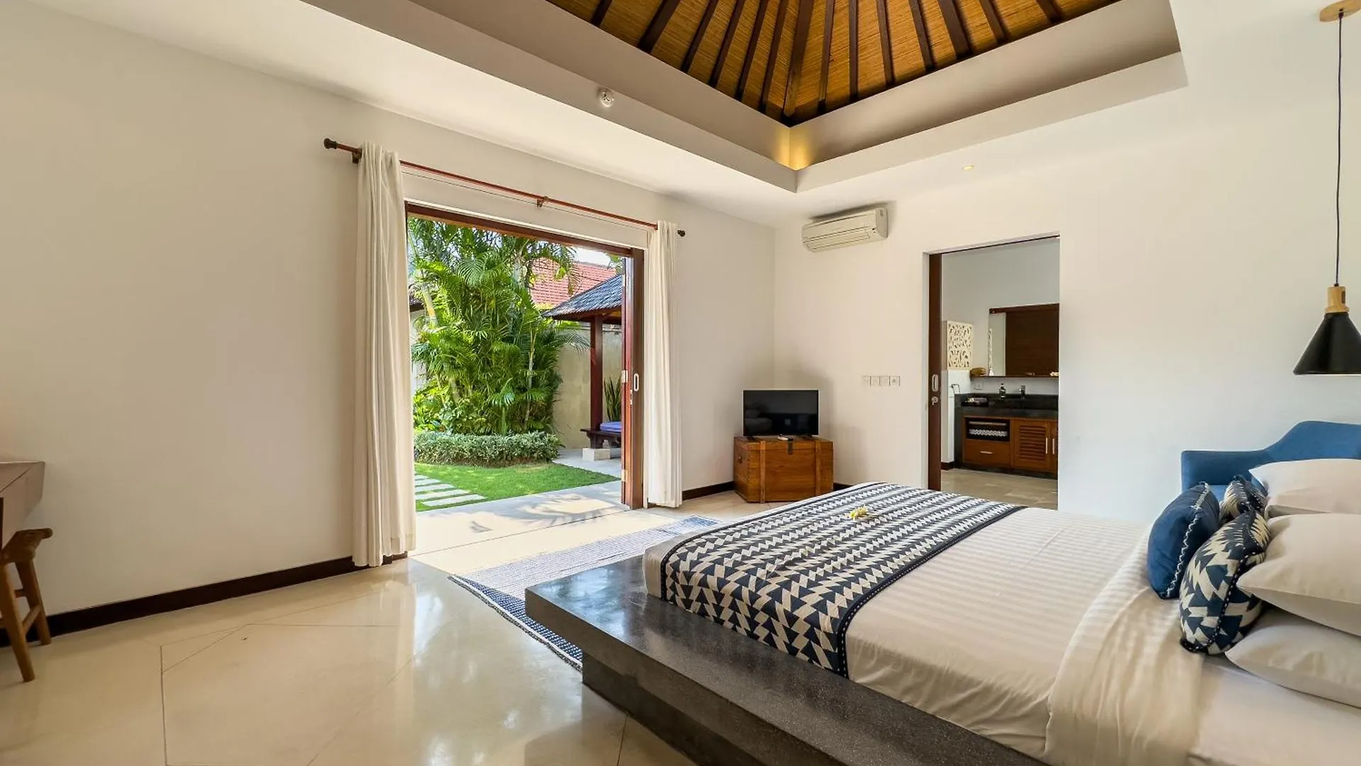 Villa Umah Kupu-Kupu 2 Managed By Villa Bugis Seminyak