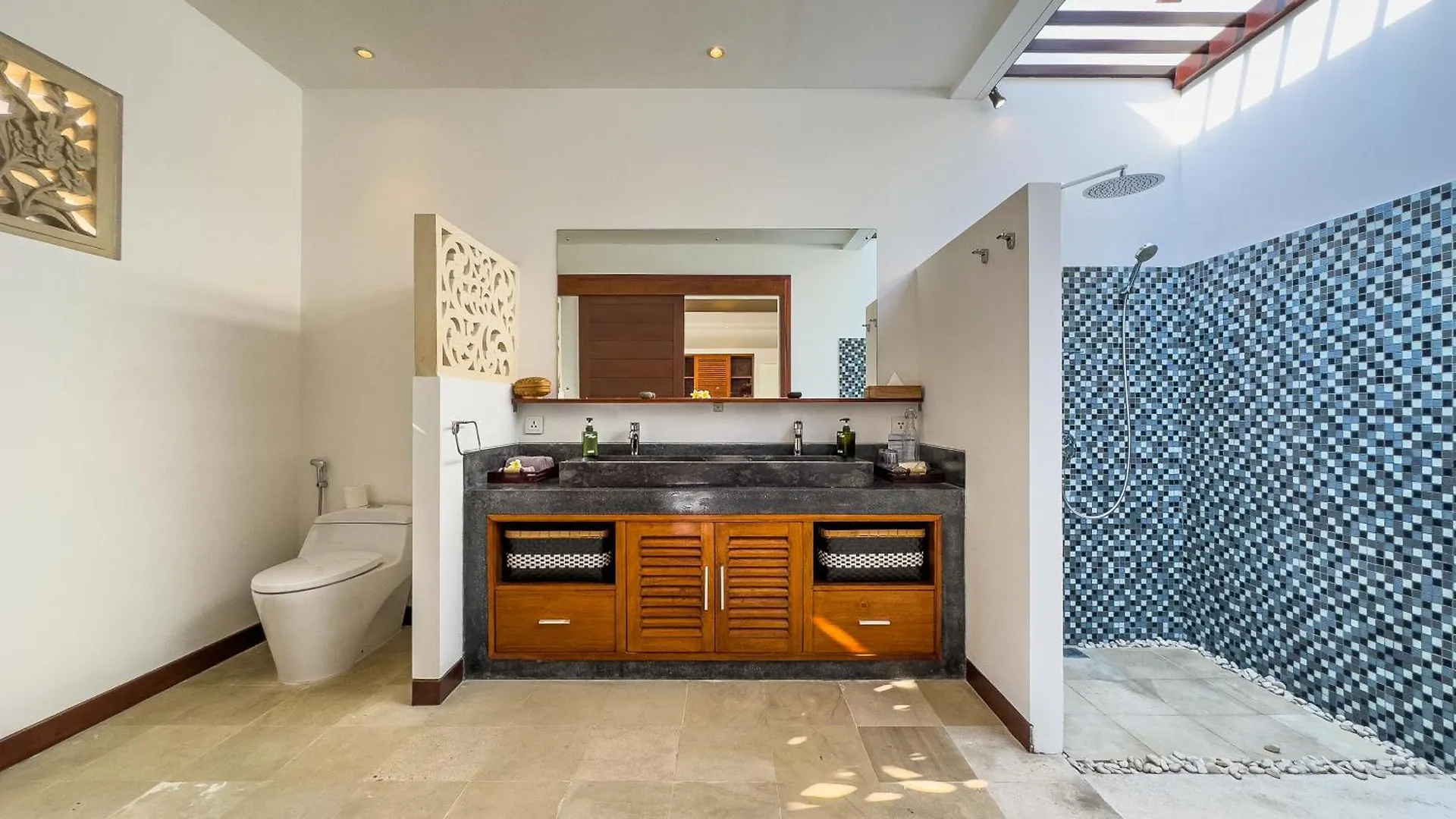 Villa Umah Kupu-Kupu 2 Managed By Villa Bugis Seminyak   Seminyak (Bali)